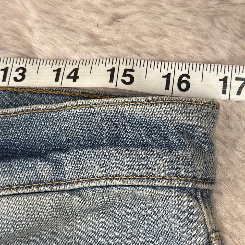 Rowan | Light Blue Button-Fly Jeans, Size 31 - Picture 5 of 16